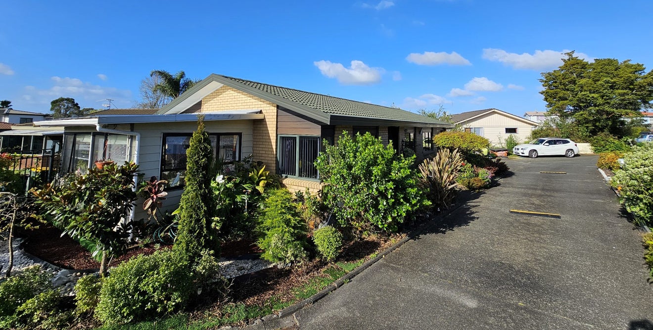 58 Bodi Place, Te Atatu South, Auckland - Carousel 2