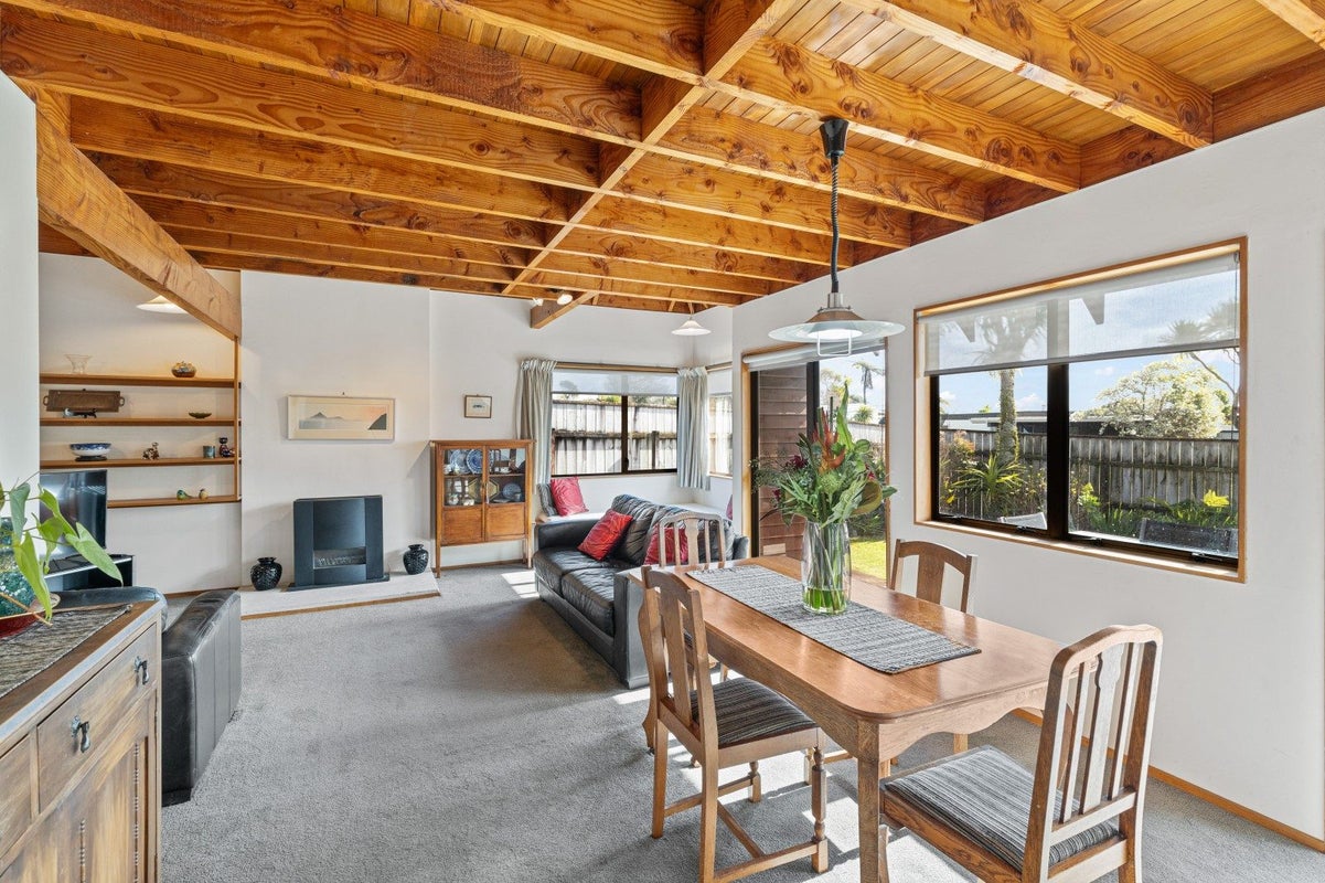 23 Wesley Avenue, Frankleigh Park, New Plymouth - Carousel 2