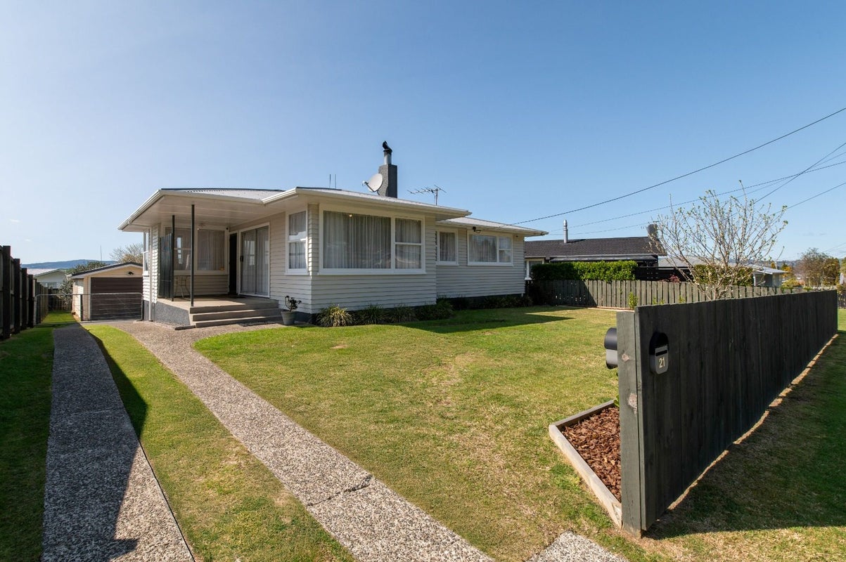 21 Matuku Street, Selwyn Heights, Rotorua - Carousel 1