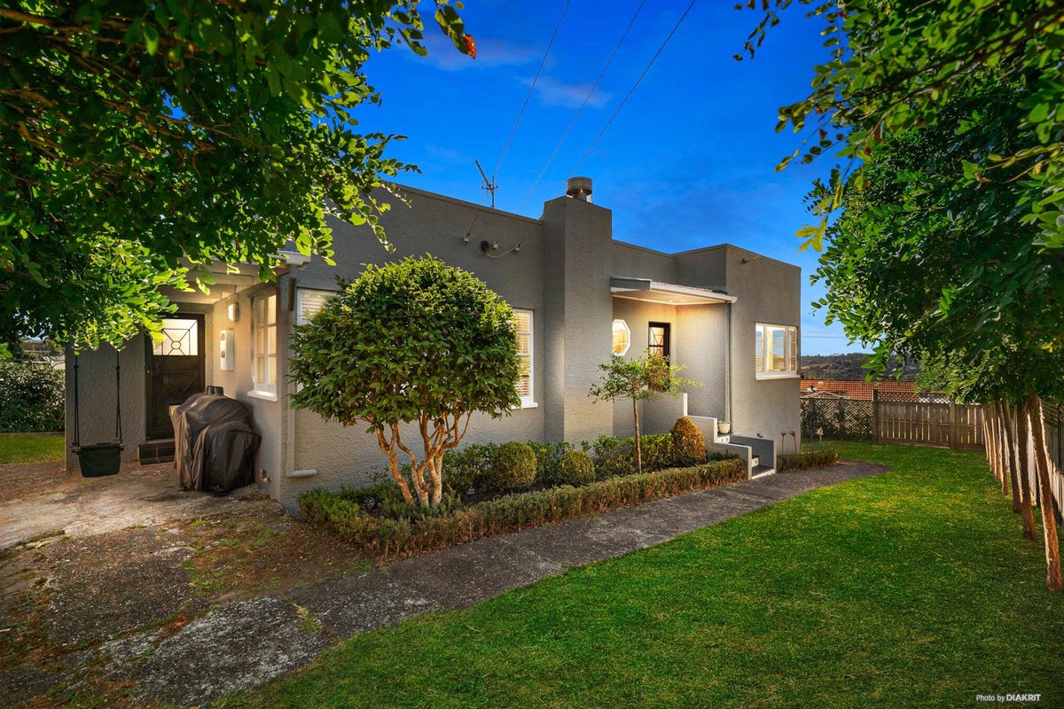 1/22 Verbena Road, Birkdale, Auckland - Carousel 1