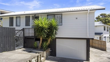 2/34 Gledstane Road, Stanmore Bay, Whangaparaoa - Carousel 1