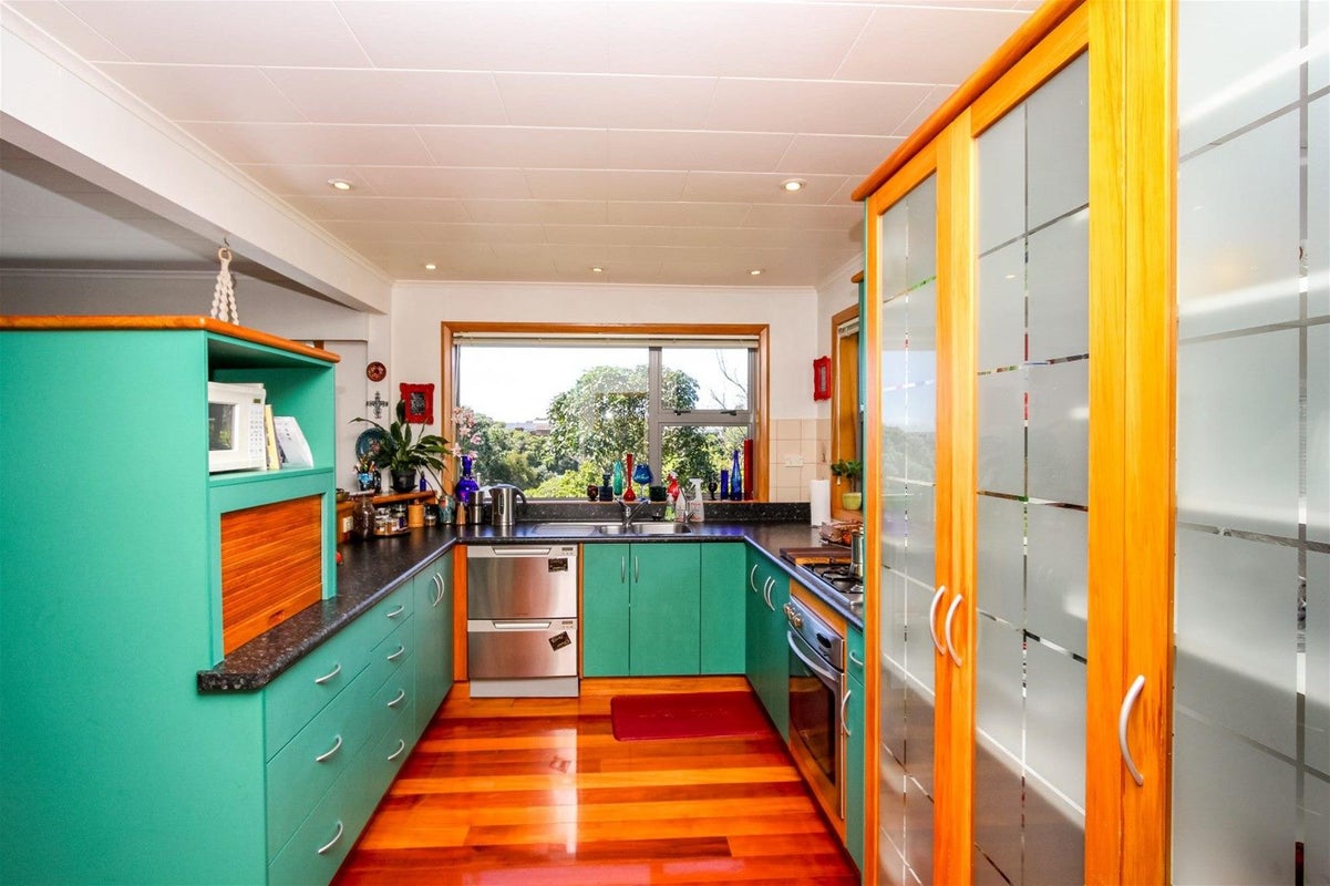2 Lynmouth Heights, Lynmouth, New Plymouth - Carousel 20