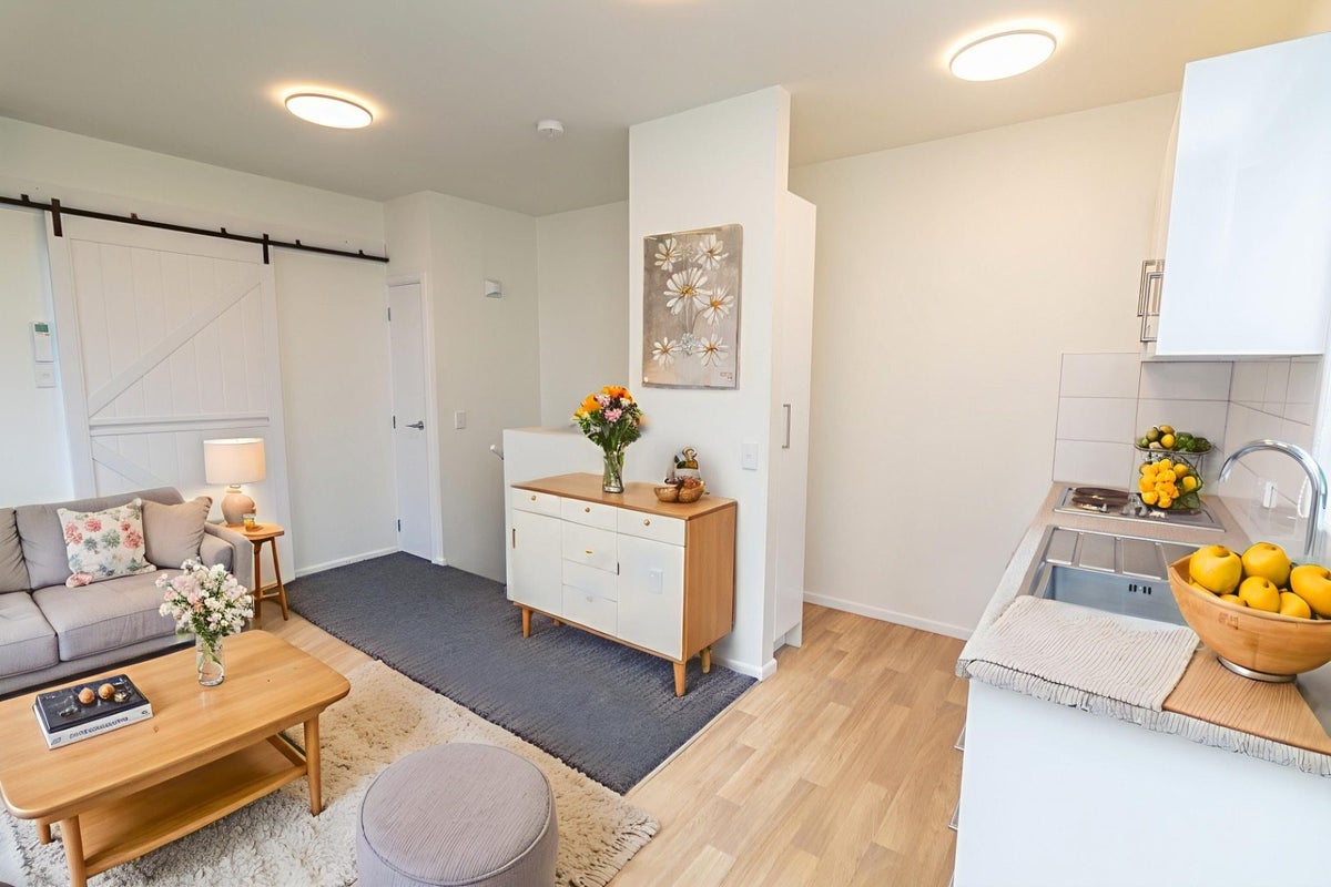 138 Raroa Road, Aro Valley, Wellington - Carousel 2