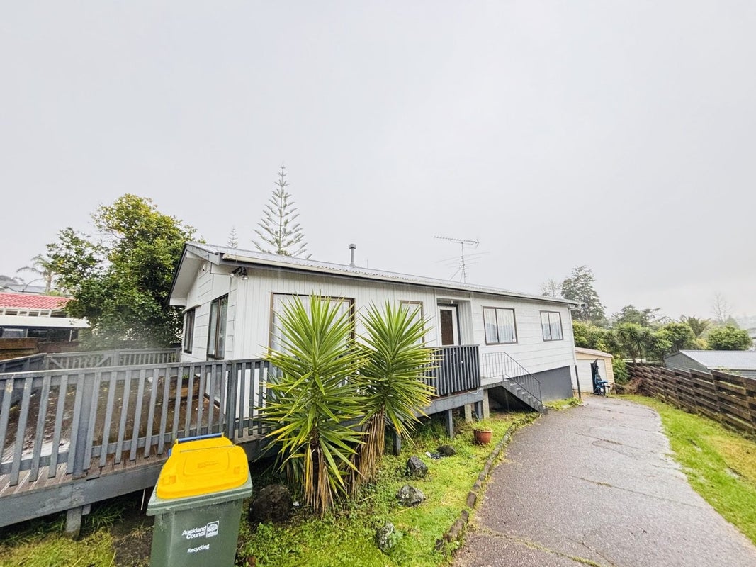 19 Coey Place, Glen Eden, Auckland - Carousel 17