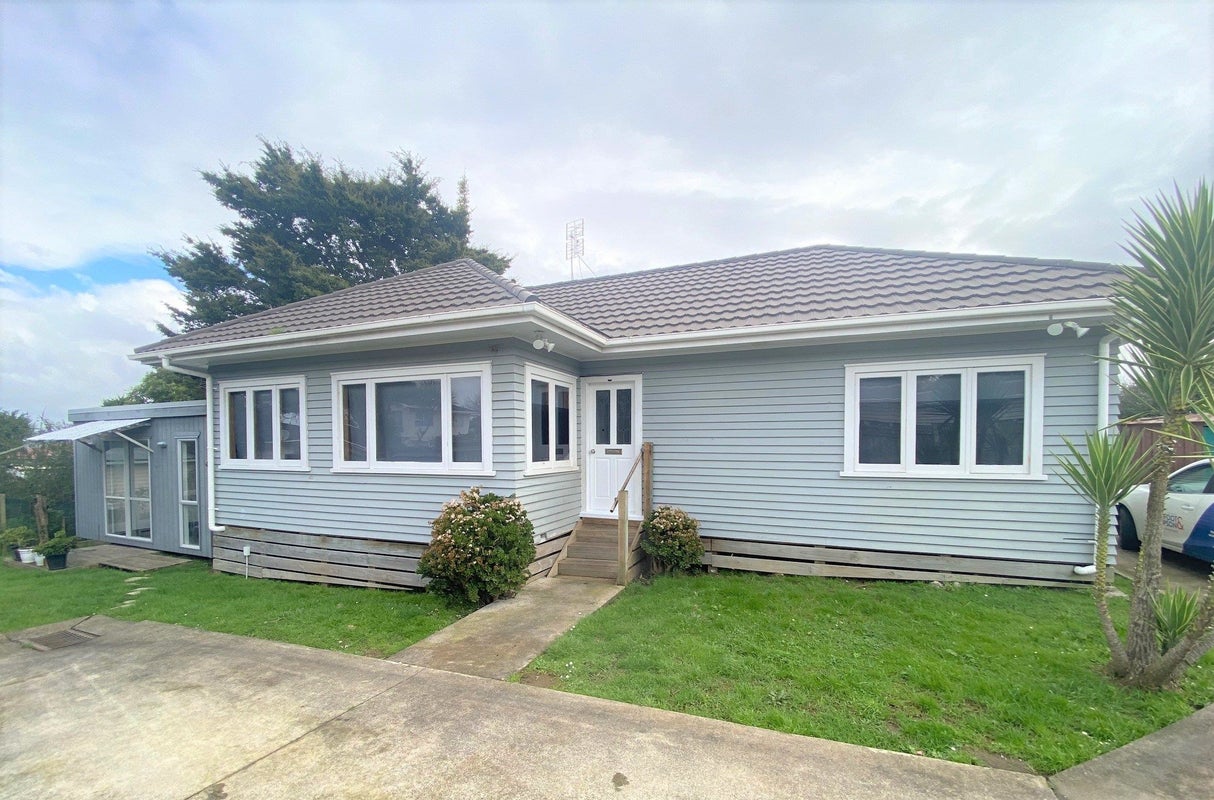 10A McLeod Road, Weymouth, Auckland - Carousel 1