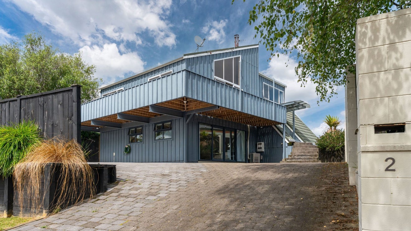 2 Newberry Place, Richmond Heights, Taupo - Carousel 1