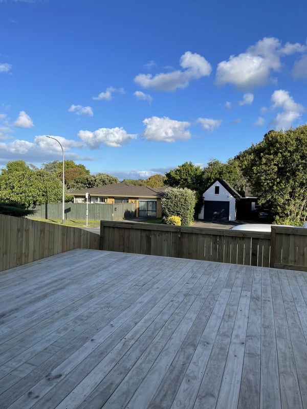49A Prince Regent Drive, Half Moon Bay, Auckland - Carousel 1