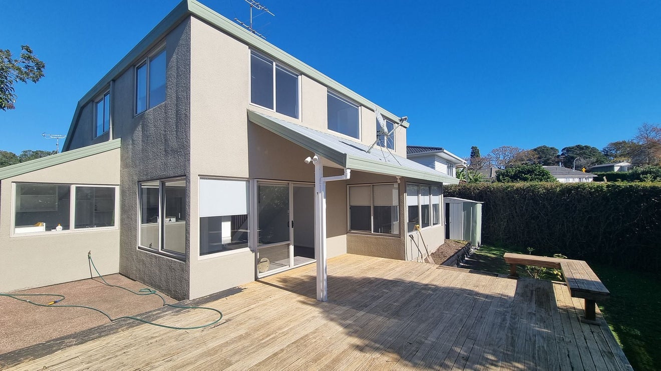 80A Frederick Street, Hillsborough, Auckland - Carousel 1