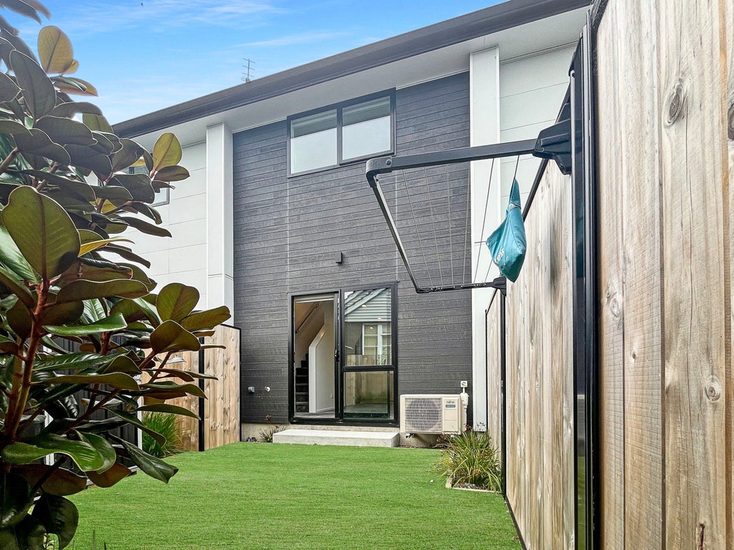 2/8 Rainey Grove, Taita, Lower Hutt - Carousel 1