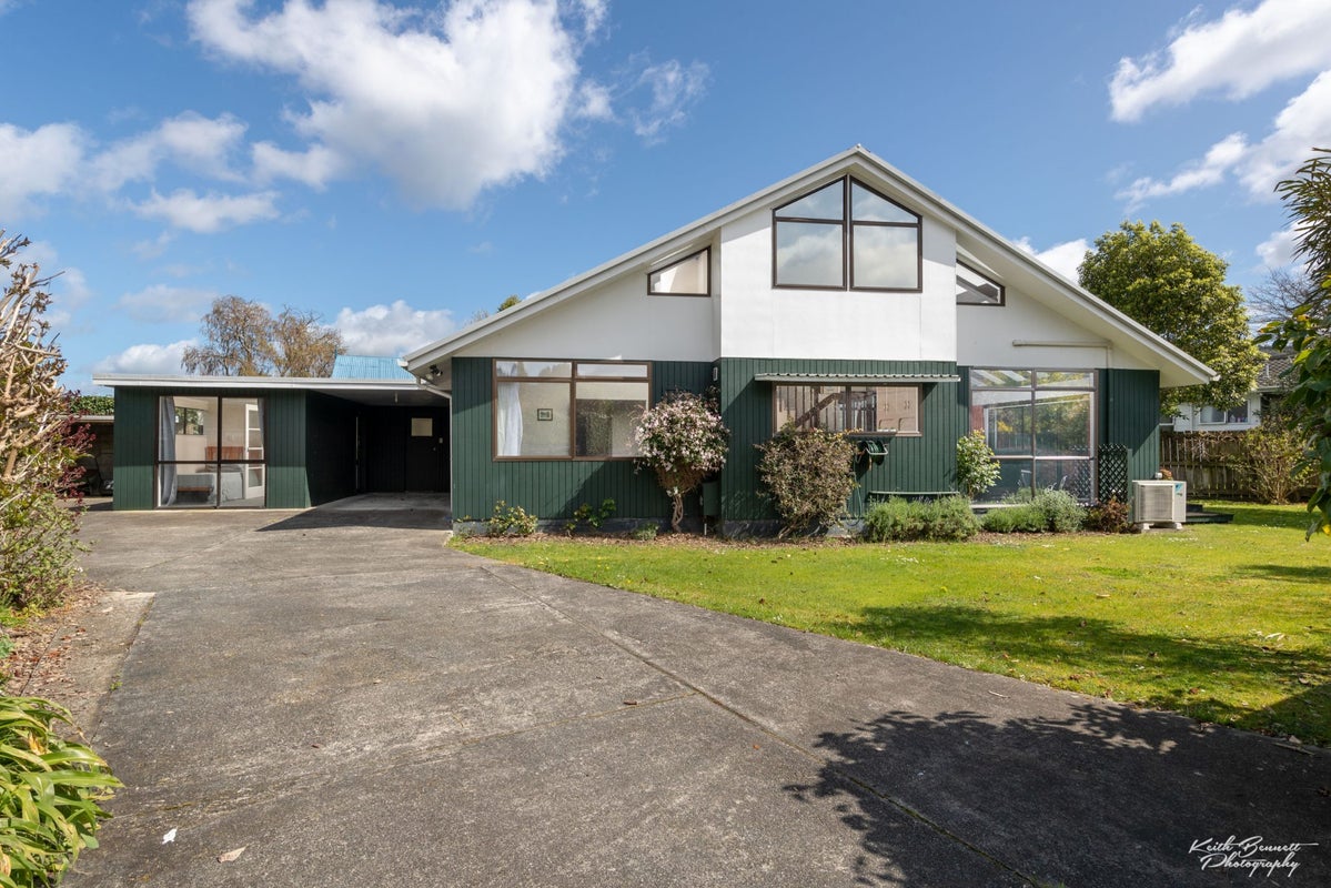 14A MANGAROA HILL RD, Maoribank, Upper Hutt - Carousel 1