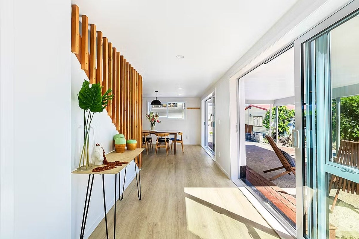 6 Alston Avenue, Kelston, Auckland - Carousel 2
