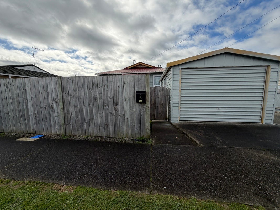 6 Carlisle Street, Milson, Palmerston North - Carousel 13