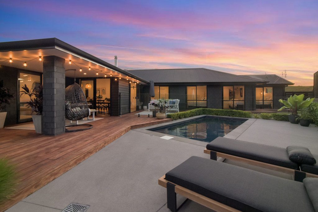 16 Moira Close, Welcome Bay, Tauranga - Carousel 1