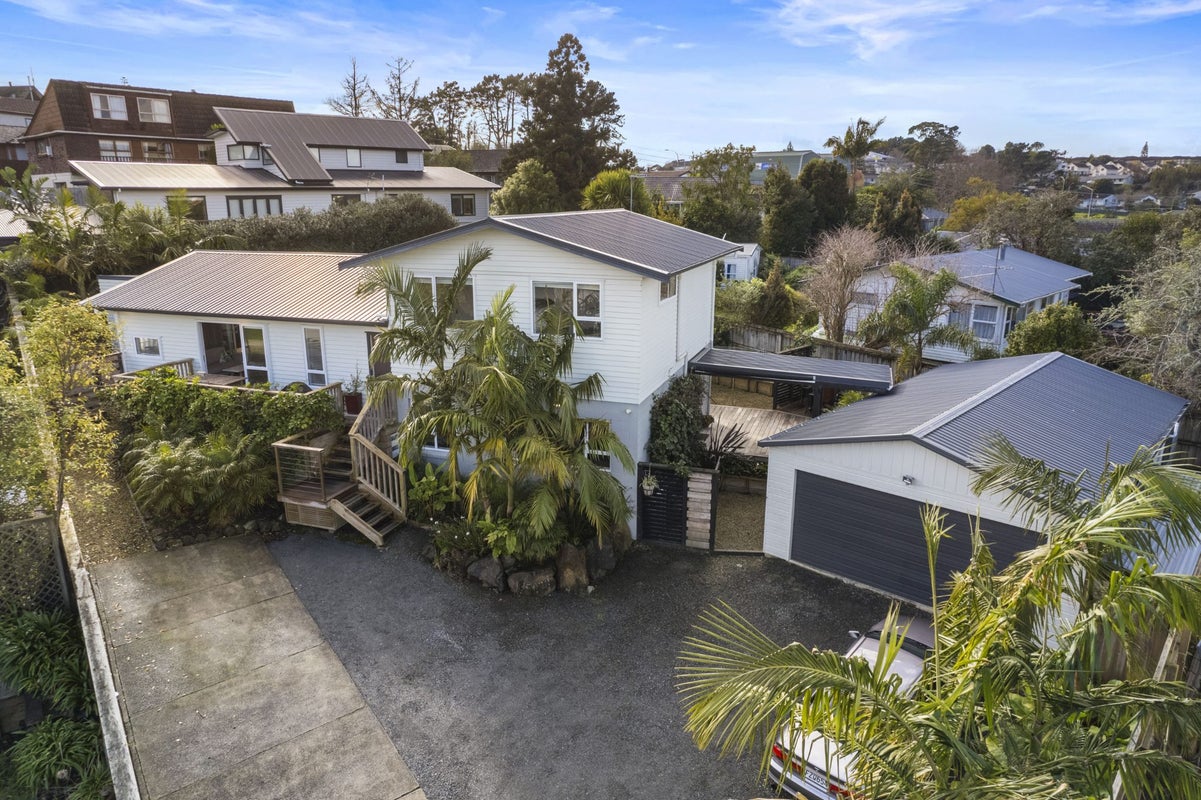 23 Helleur Road, Massey, Auckland - Carousel 2