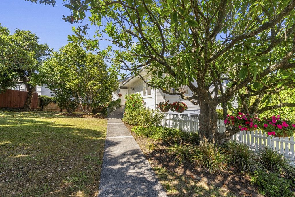 23 Merchant Avenue, Te Atatu South, Auckland - Carousel 2