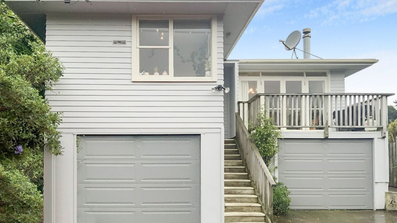 6 Westleigh Way, Newlands, Wellington - Carousel 2