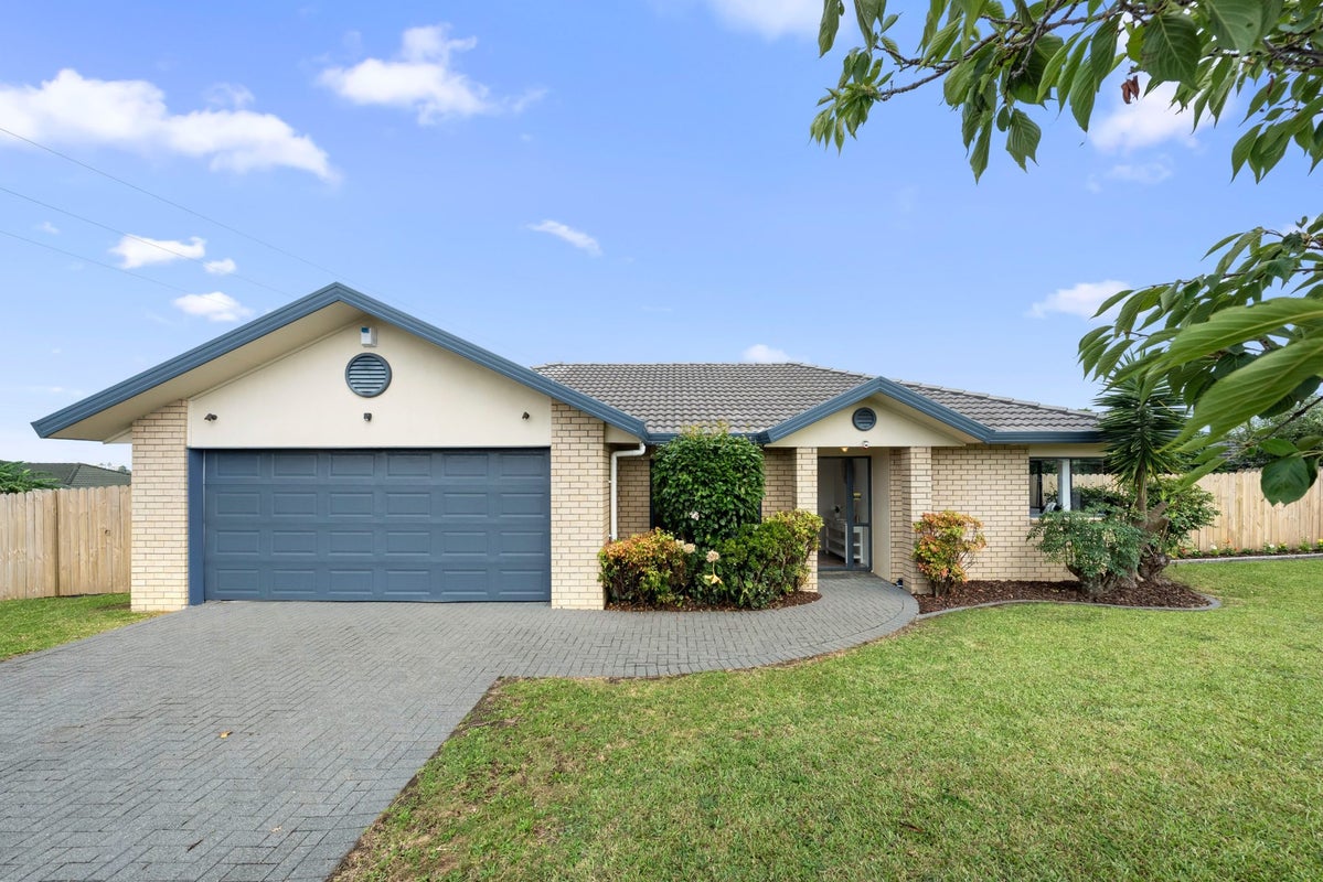 2 Slipper Avenue, Flat Bush, Auckland - Carousel 1