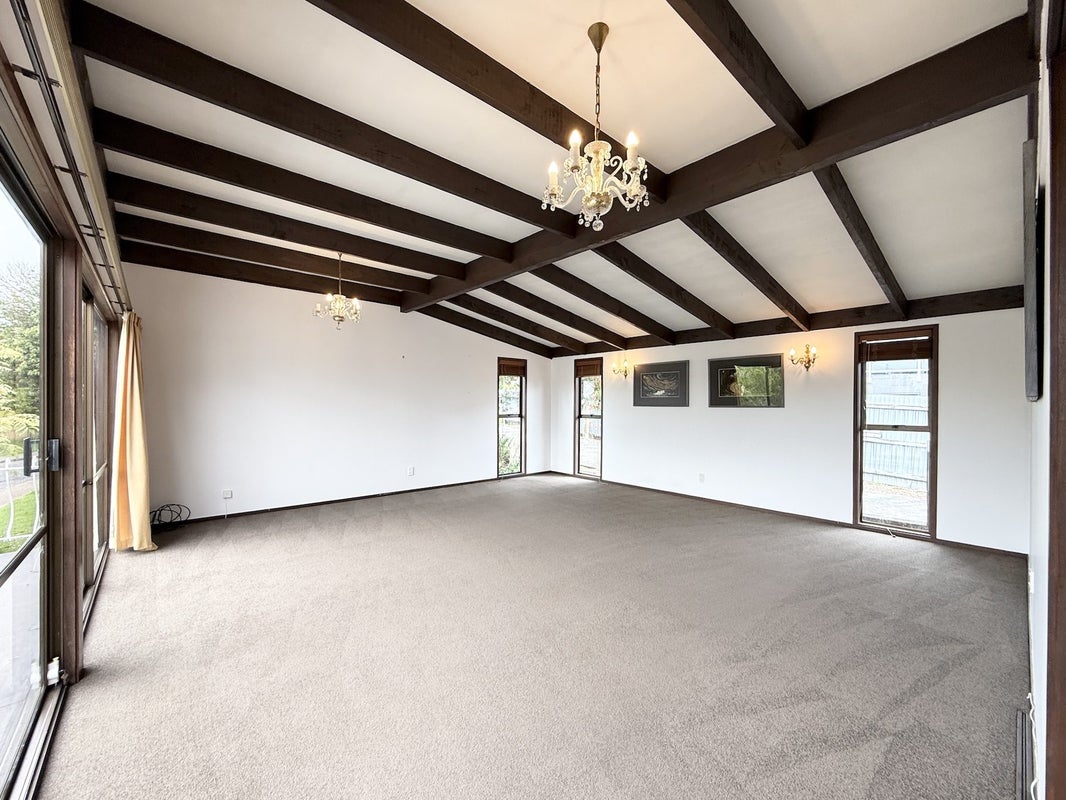 10 Castleton Street, Birkdale, Auckland - Carousel 2