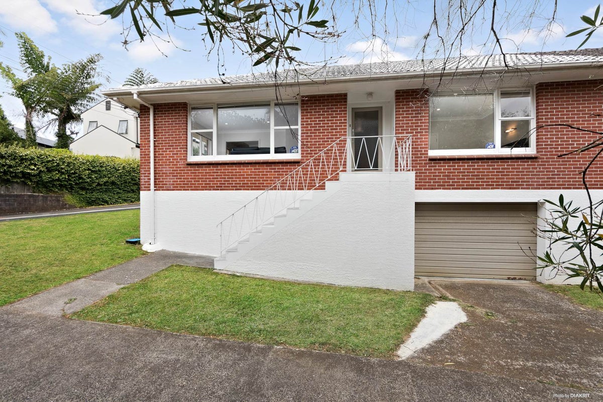 0 Saint Leonards Avenue, Saint Leonards, Hastings - Carousel 1