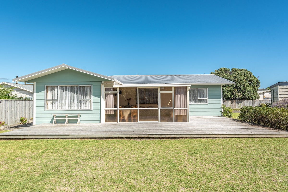 106 Hinau Street, Castlecliff, Whanganui - Carousel 1