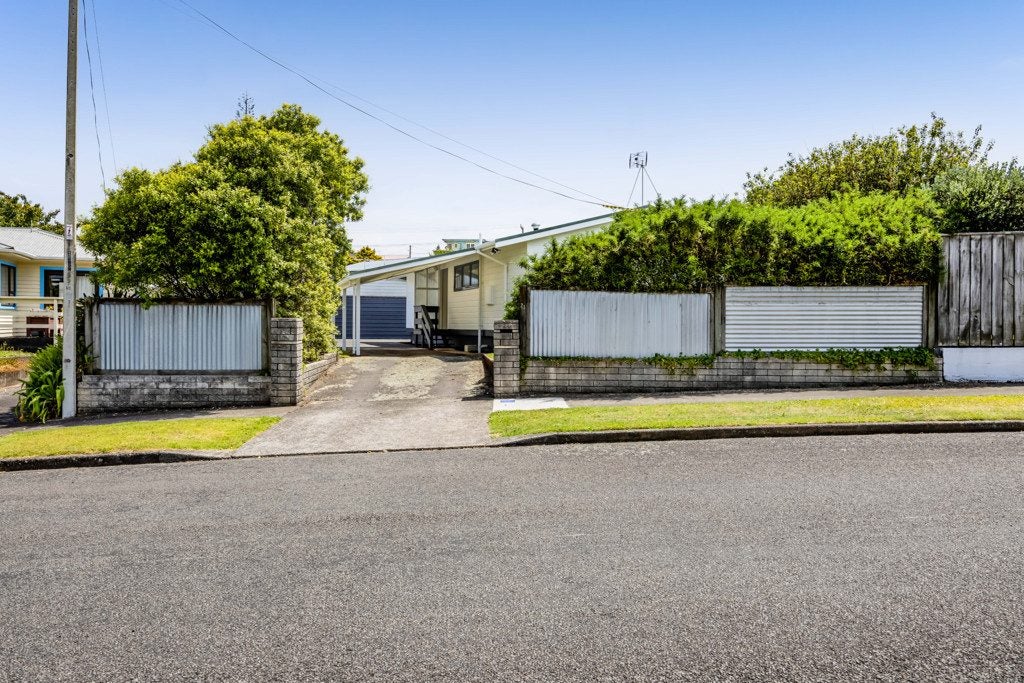 23 Rospeath Crescent, Spotswood, New Plymouth - Carousel 28