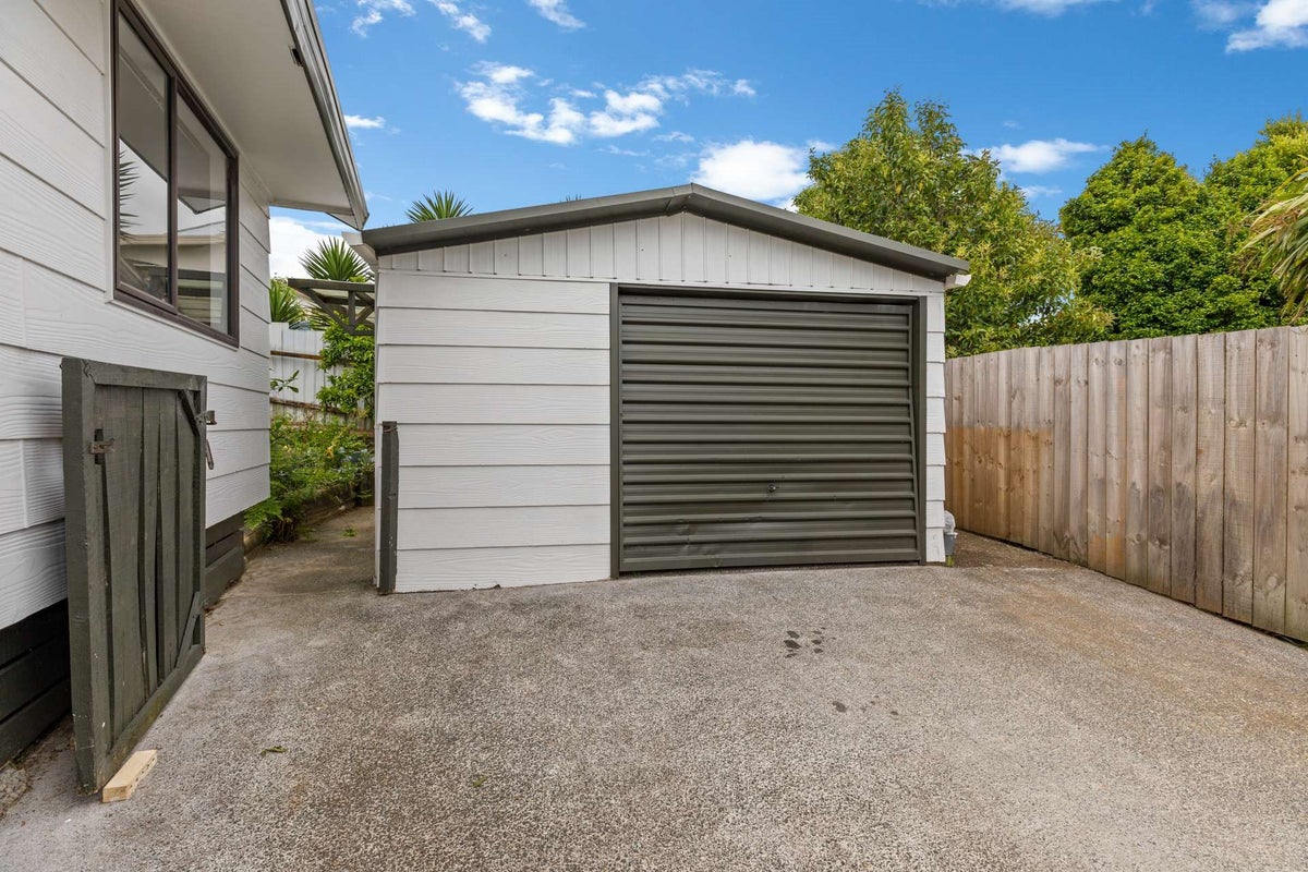 2/56 Redcrest Avenue, Red Hill, Papakura - Carousel 18
