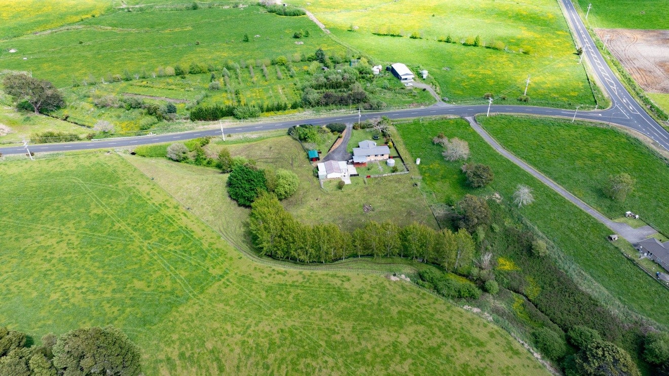 626 Campbell Road, Walton - Carousel 27