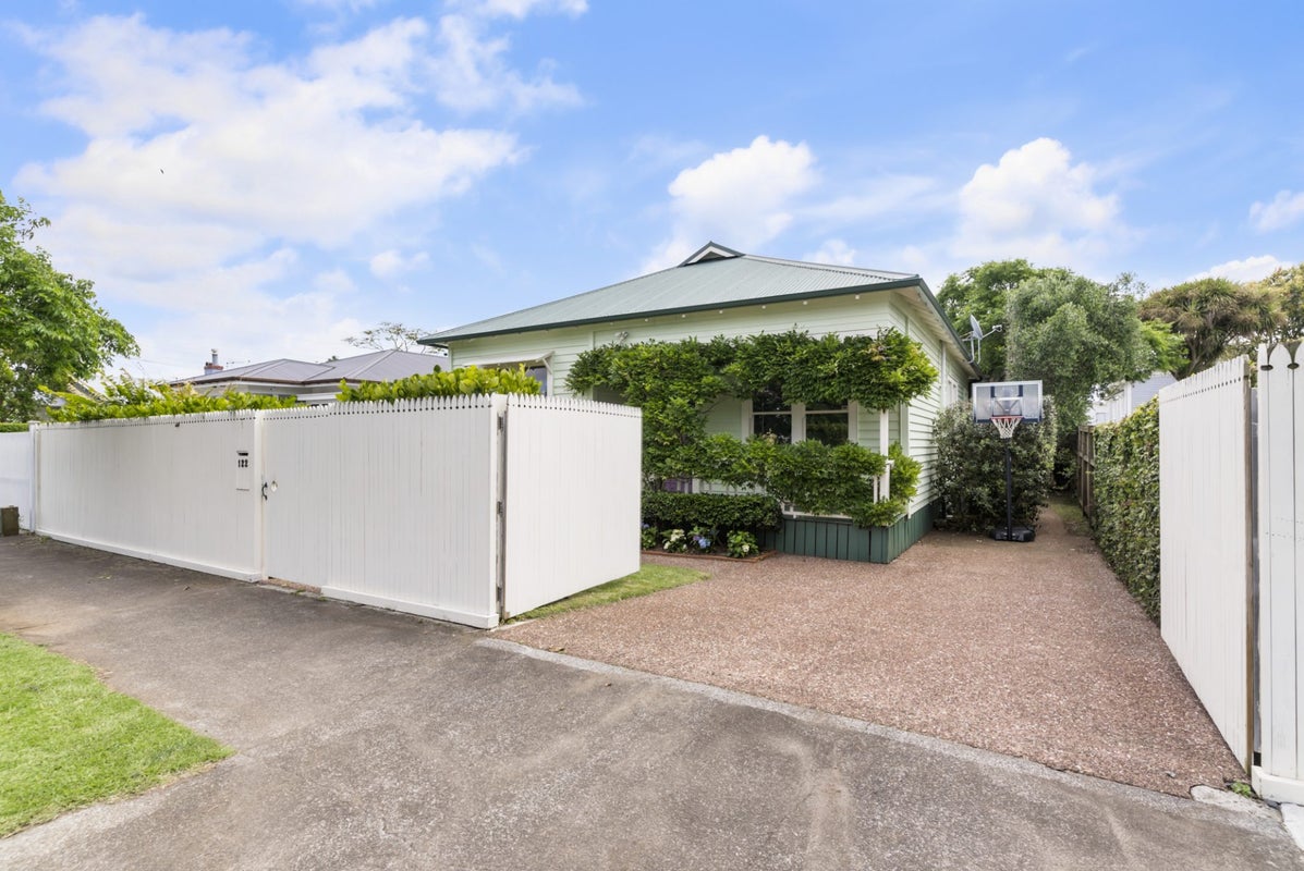 122 Victoria Street, Onehunga, Auckland - Carousel 35