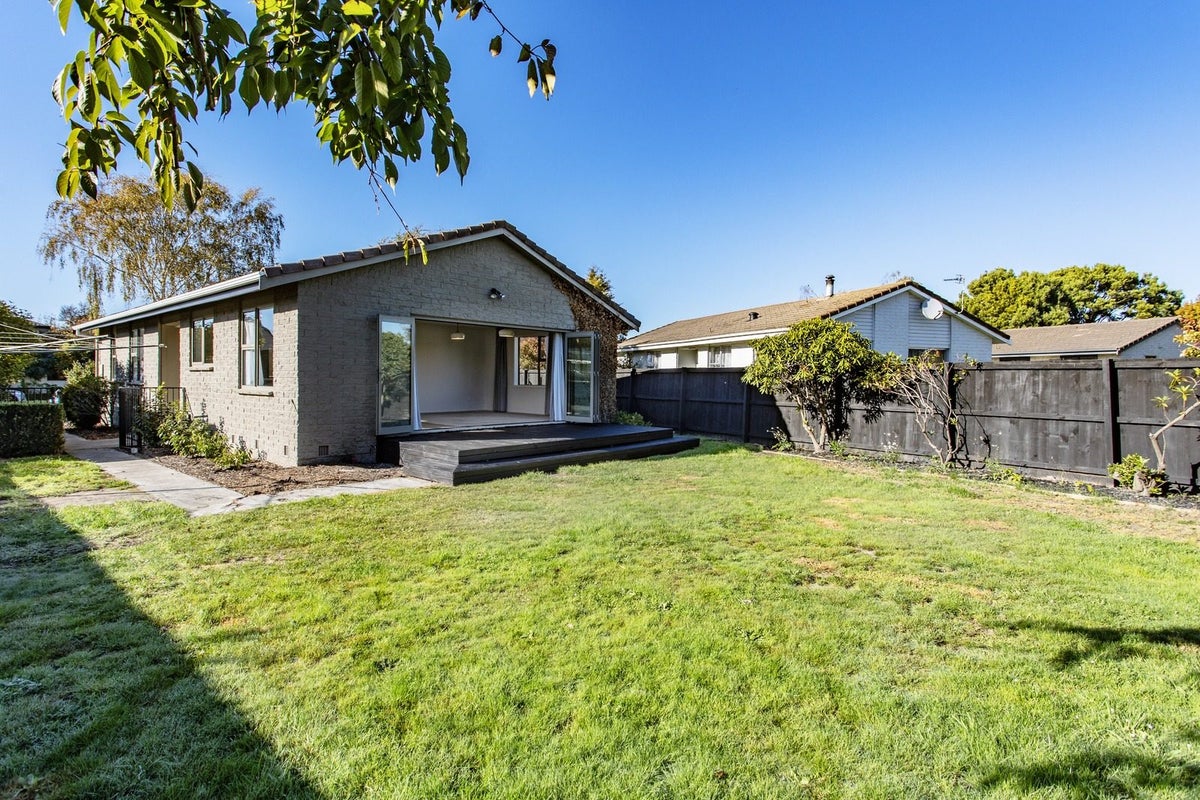 19 Jenkins Avenue, Redwood, Christchurch - Carousel 12