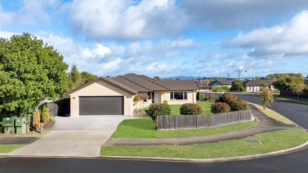 1 Whitney Place, Rototuna North, Hamilton - Carousel 1