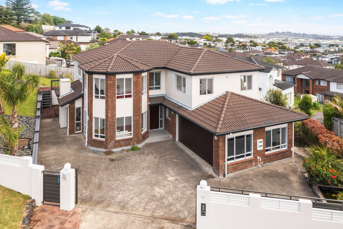17 Loughros Place, Pinehill, Auckland - Carousel 1