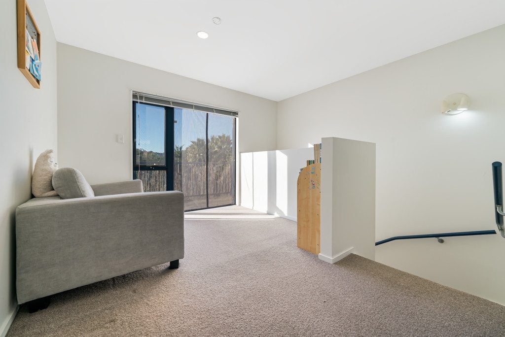3/11 John Jennings Drive, Oteha, Auckland - Carousel 2
