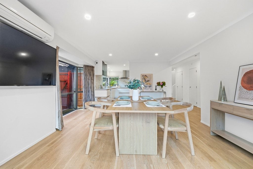 2/35 Clovelly Road, Bucklands Beach, Auckland - Carousel 2