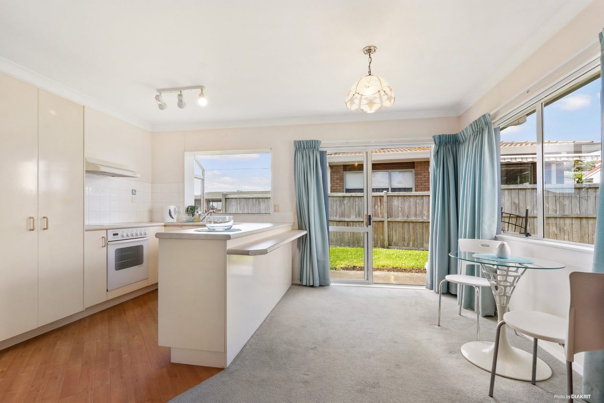 50 Bodi Place, Te Atatu South, Auckland - Carousel 2