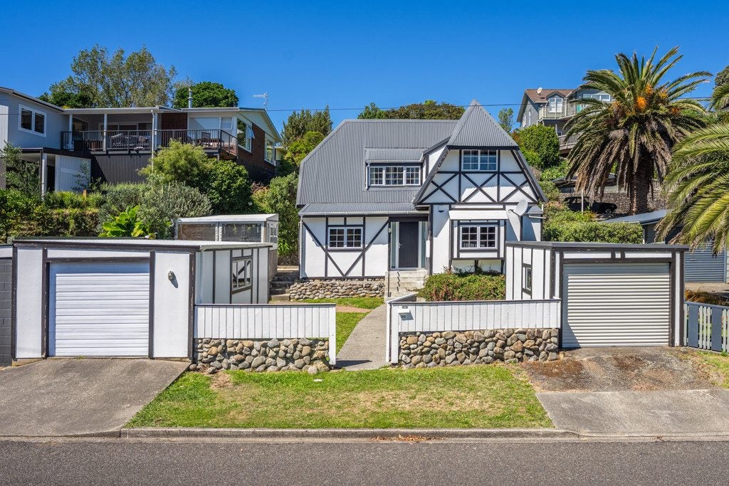 20 Glen Road, Raumati South, Paraparaumu - Carousel 2