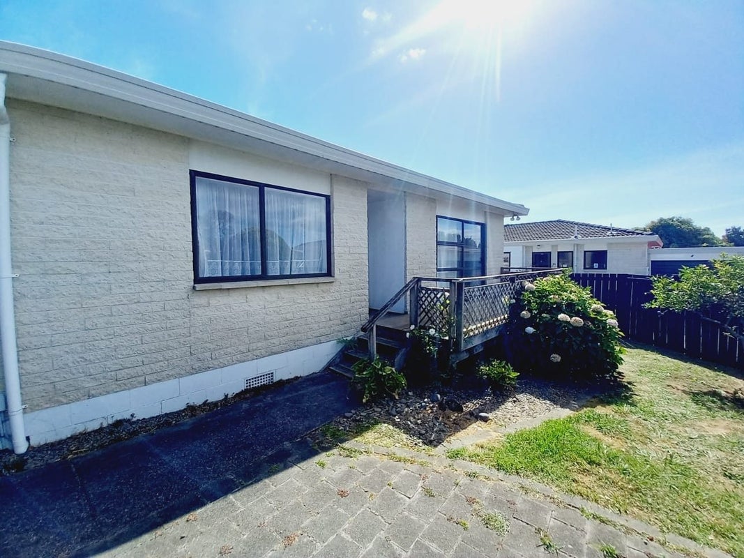 2/65 Golf Road, New Lynn, Auckland - Carousel 2