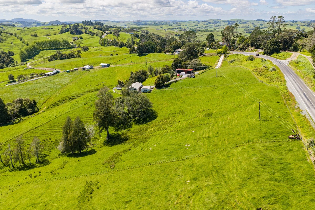 1822 State Highway 12, Paparoa - Carousel 36