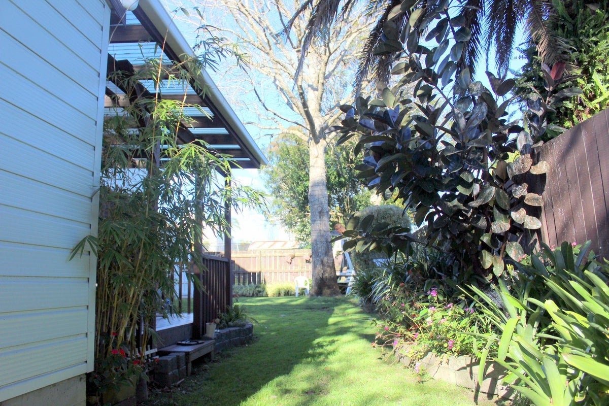 10/47 Gardner Avenue, New Lynn, Auckland - Carousel 21
