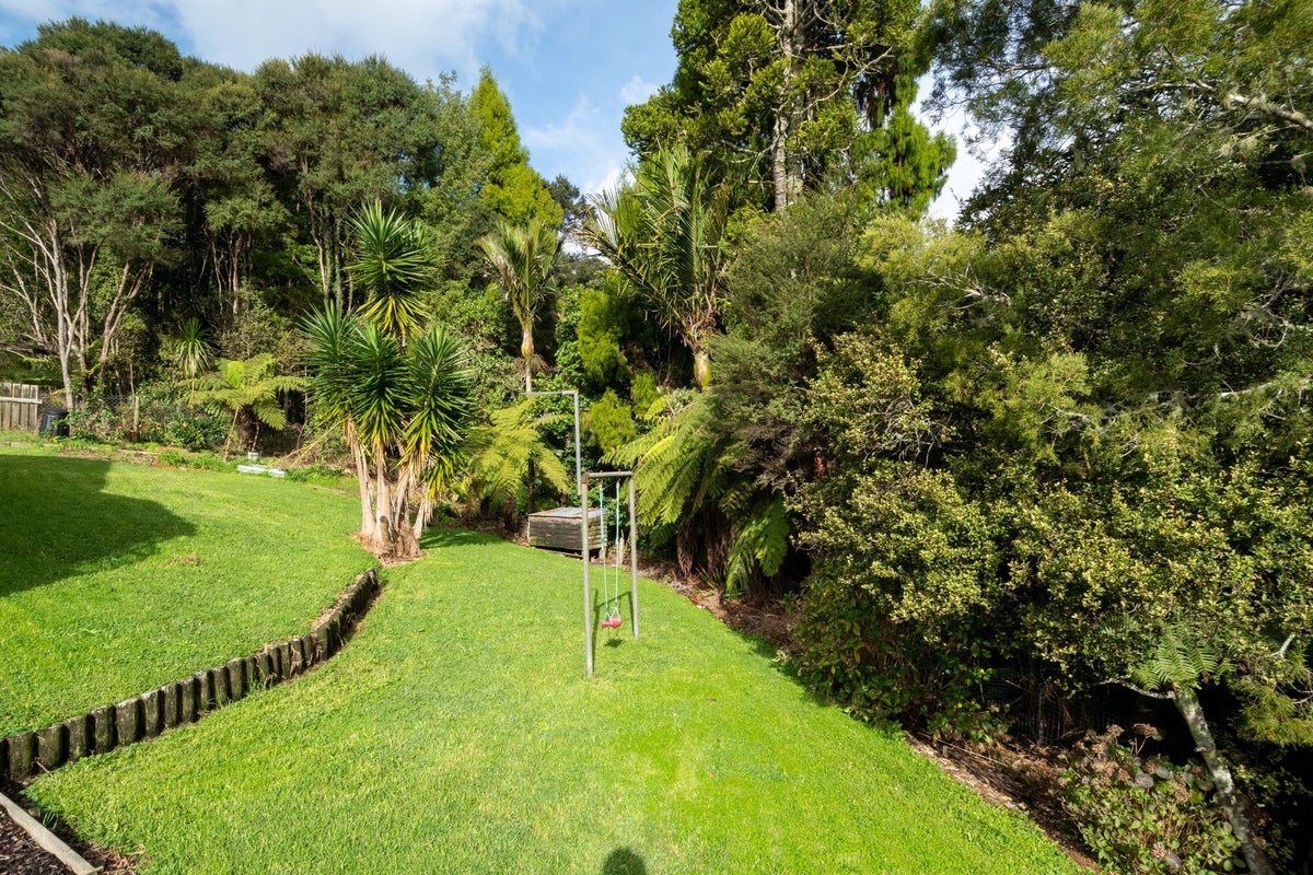 10 Napuka Road, Henderson Valley, Auckland - Carousel 23