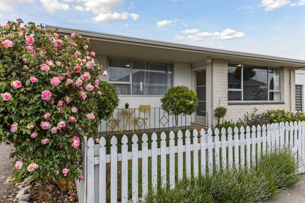 1/90 Springs Road, Hornby, Christchurch - Carousel 1