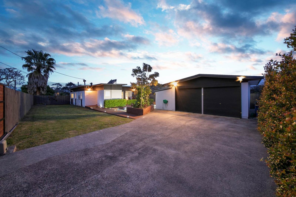 4/87 Nikau Street, New Lynn, Auckland - Carousel 1