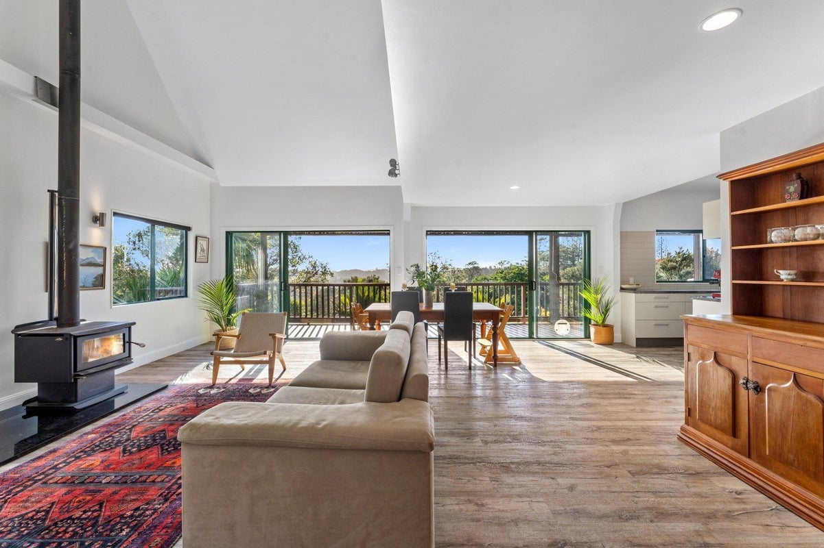 200 Tawa Road, Kumeu - Carousel 2