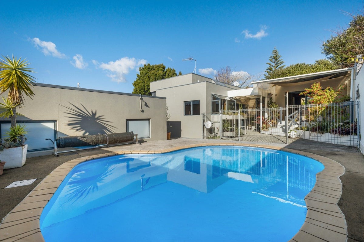 20 Esmeralda Street, Welcome Bay, Tauranga - Carousel 2
