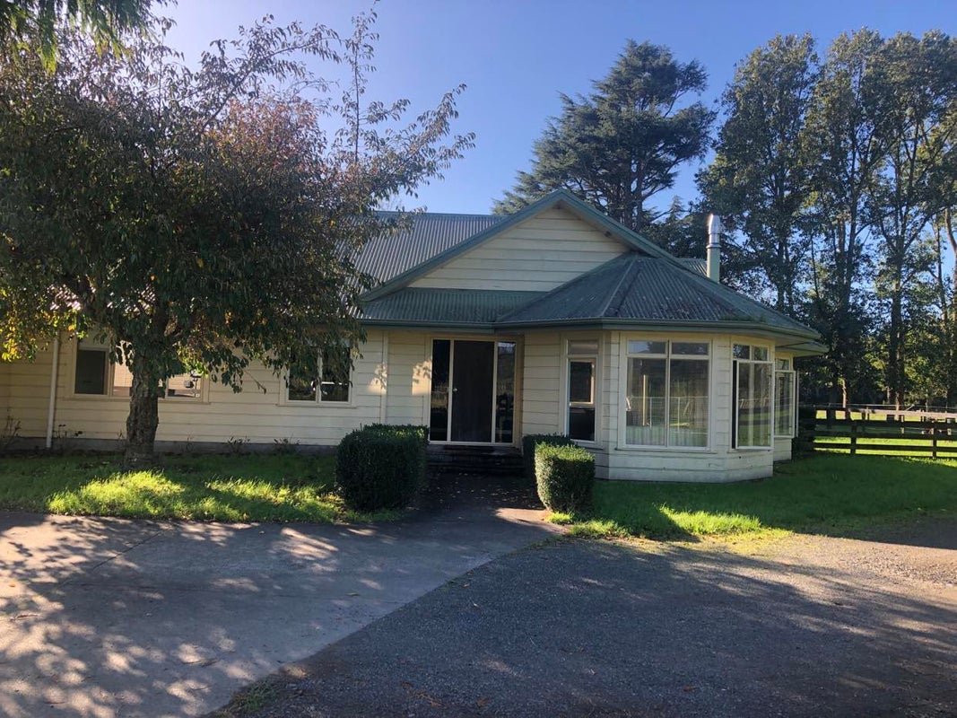 3791 Cambridge Road, Leamington, Cambridge - Carousel 1