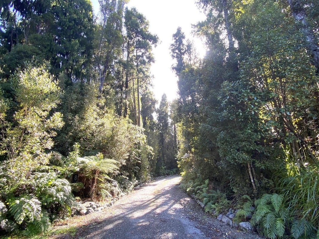 8 Jackson Place, Hokitika - Carousel 29