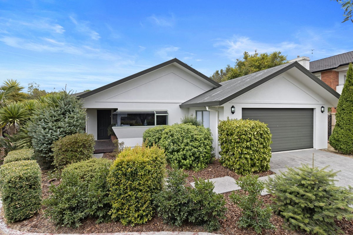 58 Discovery Drive, Flagstaff, Hamilton - Carousel 1