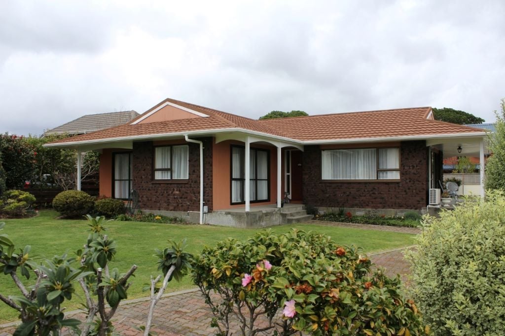 10 Awanui Drive, Waikanae - Carousel 1
