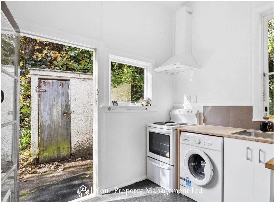 47b Serpentine Avenue, City Centre, Dunedin, Otago - Carousel 2