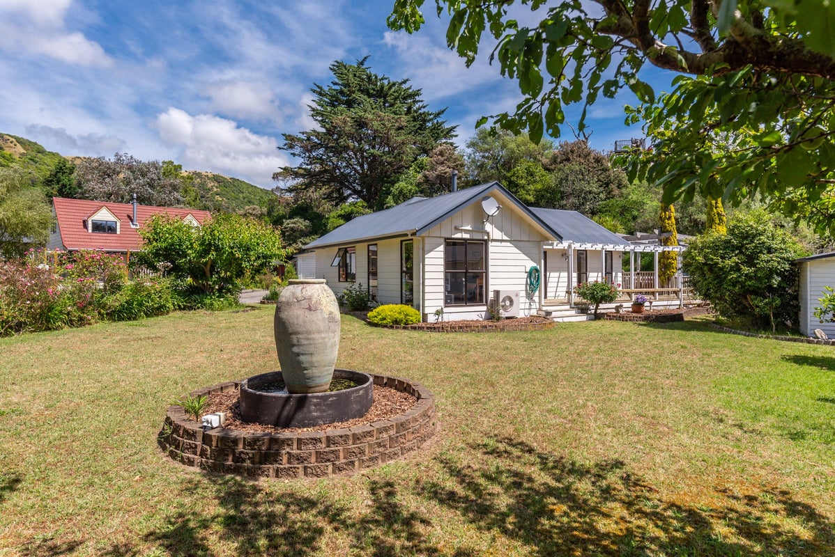 27 Rongomau Lane, Raumati South, Paraparaumu - Carousel 1