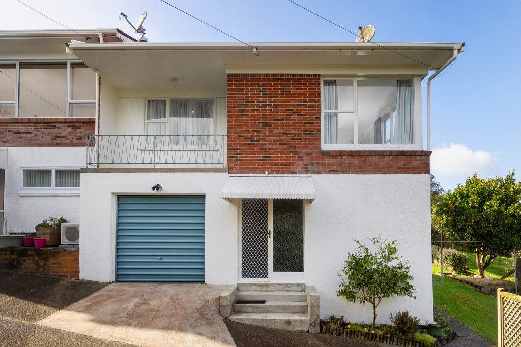 3/9 Pickens Crescent, Mount Albert, Auckland - Carousel 1